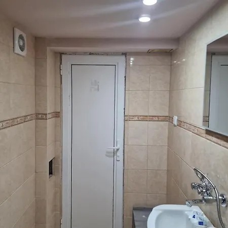 теяна Nyaraló *